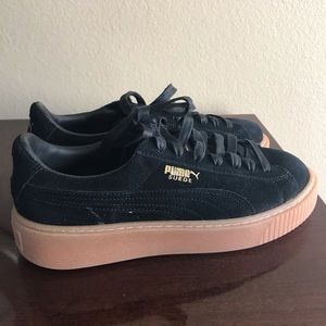 Puma Black Suede Platform Sd sneaker size 8.5